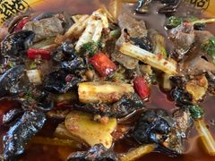 -周老三跷脚牛肉·全牛火锅(非遗传承店)