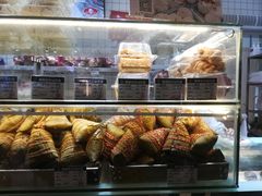 -白玉兰食品甜凤店(合生汇店)