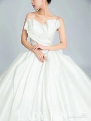 -Lady  Jane高端婚纱礼服馆