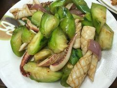 胜瓜炒鱿鱼-美食店(华贵路店)