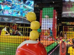 -蹦蹦跳跳(新奥购物中心店)