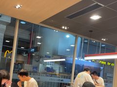 -麦当劳(轻轨曹杨路店)