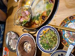 -洱火云南酸菜牛肉火锅(石景山当代商城店)