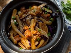 -黄记四更烤乳猪店