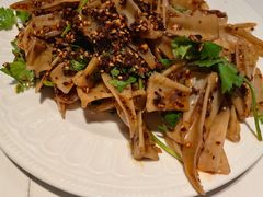 -嗨辣小聚·盘锦河蟹·海鲜烧烤龙虾(盘锦十年好店)