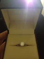 -威德钻石-克拉钻大本营(南京东路店)