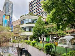 -瑞虹新天地月亮湾