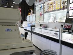 -臻美视爵眼镜·明月·依视路·蔡司折扣店(广渠门店)