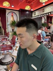 -东方先生国潮男士理发馆