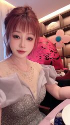 -月月婚纱礼服仓储店(王府井店)