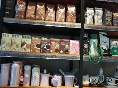 零售区-星巴克(北京三里屯SOHO一店)