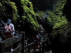 -龙水峡地缝景区
