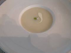 奶油西兰花土豆浓汤-缦云里花园餐厅