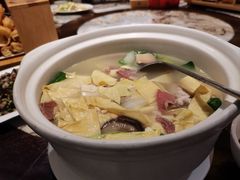 -蔼若春.传承三十年云南菜(金碧公园店)