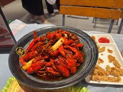 -肥肥虾庄·金牌油焖大虾(杨园滨江时代walk店)