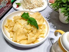 -红鼎豆捞·非遗鲍皇汤火锅(宝丰路店)