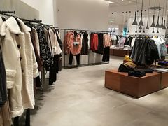 -URBAN REVIVO(西安Momopark店)