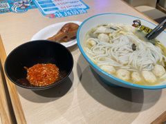 -灵芝妹子海鲜米线(劳动公园店)