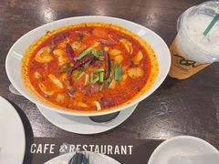 -Chom Cafe and Restaurant