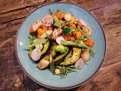 鲜虾牛油果沙拉-HIGH FIVE哈福手工汉堡(桂林路店)