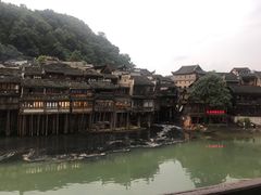-临江餐馆二楼美食部落