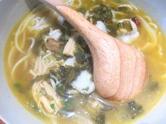 老坛酸菜鱼圆粉-百春原湖南牛肉粉(百联世纪店)