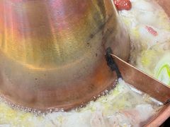 -果松木炭酸菜铜火锅·外婆参鸡汤