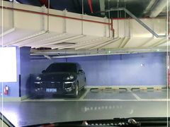 -上海来福士广场-停车场