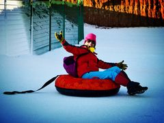 -采薇庄园四季滑雪场