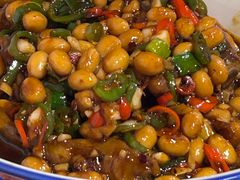 鸡爪焖黄豆-荆九爷爆炒桥头三嫩(浙大店)
