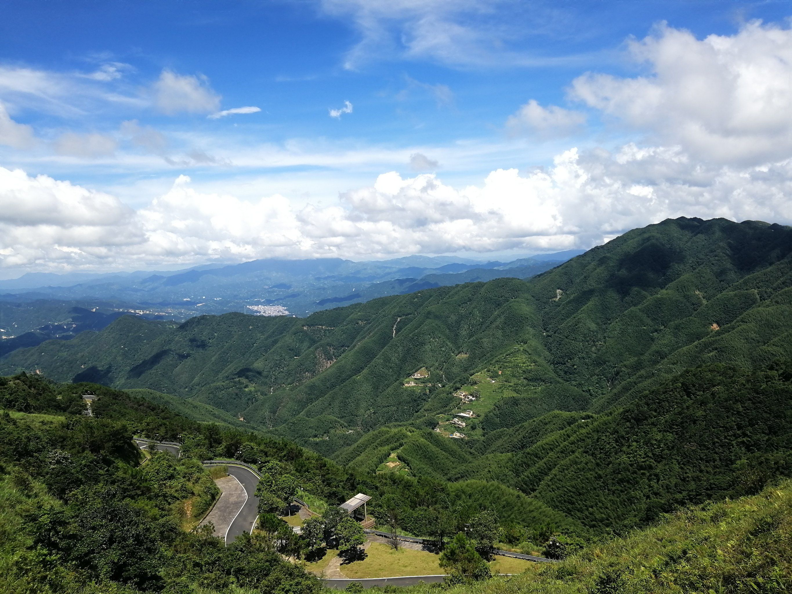 虽然收费真的一言难尽,但是山顶的风景是真的好#天天领红包 #风景区