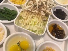 -花馬肆.云南过桥米线(汉神购物广场现场熬汤店)