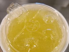 -麦当劳(上海虹桥站30B检票口楼上)