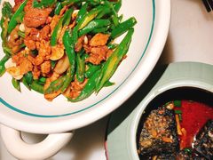 辣椒炒个肉-佬麻雀·新湘菜(珠海金发购物中心店)