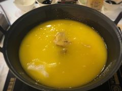 -鲜入围煮花胶鸡海鲜火锅