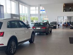 -上海冠松华奥奥迪4S店(张江店)