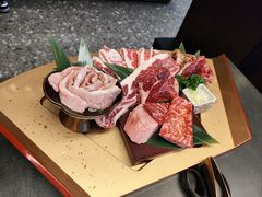 -铭牛烧肉·和牛海鲜自助(高新月牙湖店)