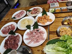 -小花花炭火烤肉·十五年延吉风味(左家庄店)