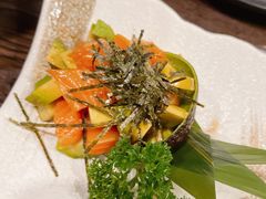 三文鱼牛油果色拉-角落里(中山公园店)