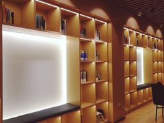 -漕河泾街道图书馆(漕河泾社区文化活动中心店)