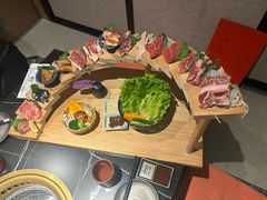 -山川小町·极番烧肉(新地假日广场店)