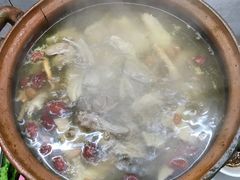 -威邵鸡煲(西华路总店)