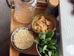 -喃喃椰·糟粕醋·椰子鸡火锅(七堡花园店)