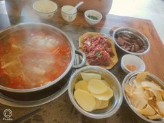 -黄利砖万峰林布依特色酸笋牛肉馆