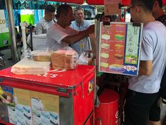 -詹爷爷乌节路街头冰淇淋