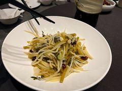 -艳阳天民俗村(公园路店)
