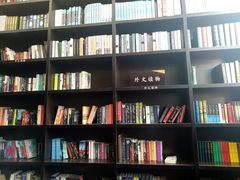 -钟书阁(松江泰晤士小镇店)