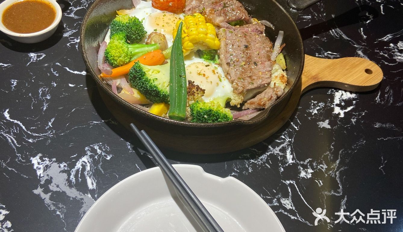 一下吃了两家店 莱勾勾出了新品很想尝试下，而嘴巴又想