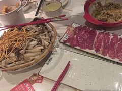 -牛人日志·鲜牛肉骨汤火锅(万科里瑧店)