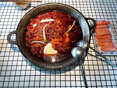 九宫格红汤锅-董眼镜火锅(洪崖洞总店)